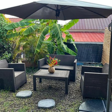 Agreable Appartement En Rez-De-Jardin A 450M De La Mer Sainte-Anne Ngoại thất bức ảnh