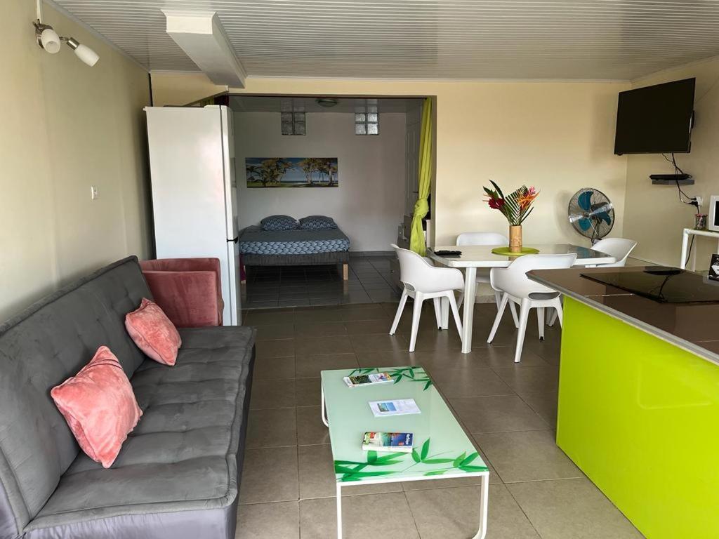Agreable Appartement En Rez-De-Jardin A 450M De La Mer Sainte-Anne Ngoại thất bức ảnh
