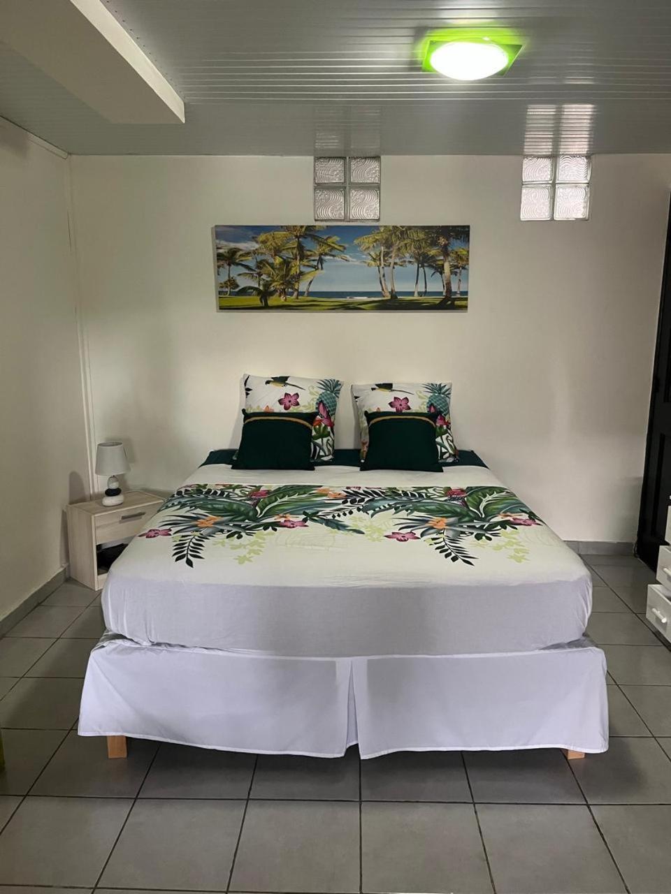 Agreable Appartement En Rez-De-Jardin A 450M De La Mer Sainte-Anne Ngoại thất bức ảnh